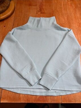 DANSKIN QUILTED TOP